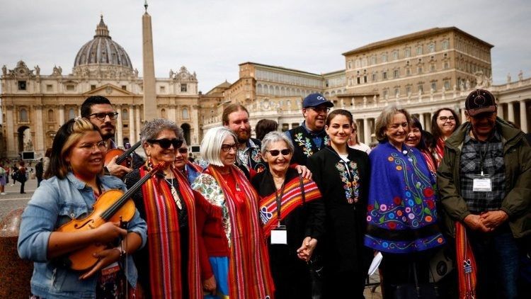 Les évêques catholiques du Canada entendent les excuses du pape François aux peuples autochtones