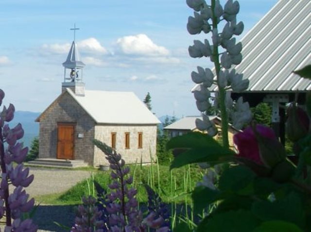 Chapelle-du-Mont-Saint-Joseph_WEB.jpg