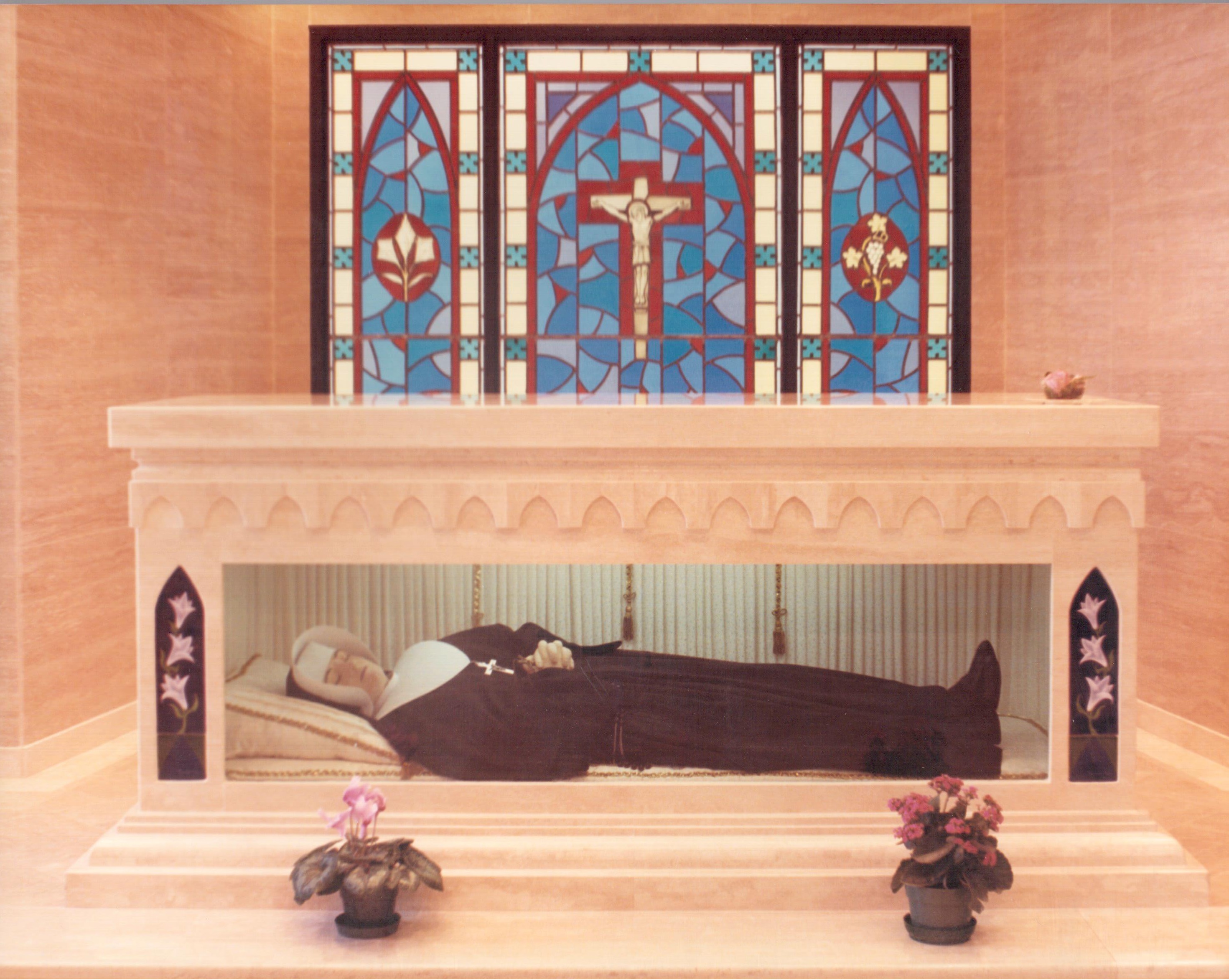 La relique de la bienheureuse Marie-Léonie Paradis  transférée à la Basilique-Cathédrale Saint-Michel de Sherbrooke